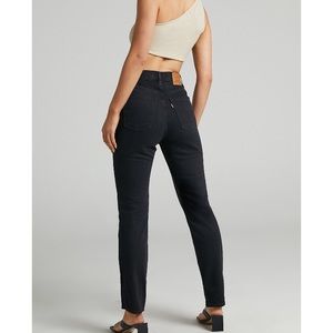 Brand new, never worn before LEVI’S!!